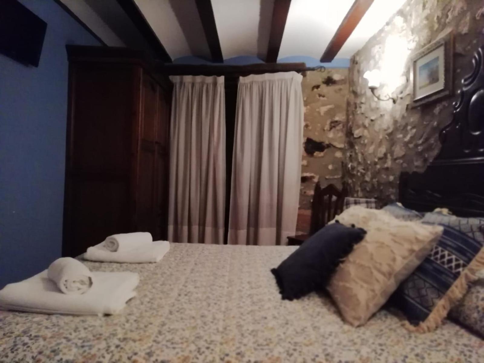 Cal Pons Bed & Breakfast Prades Room photo